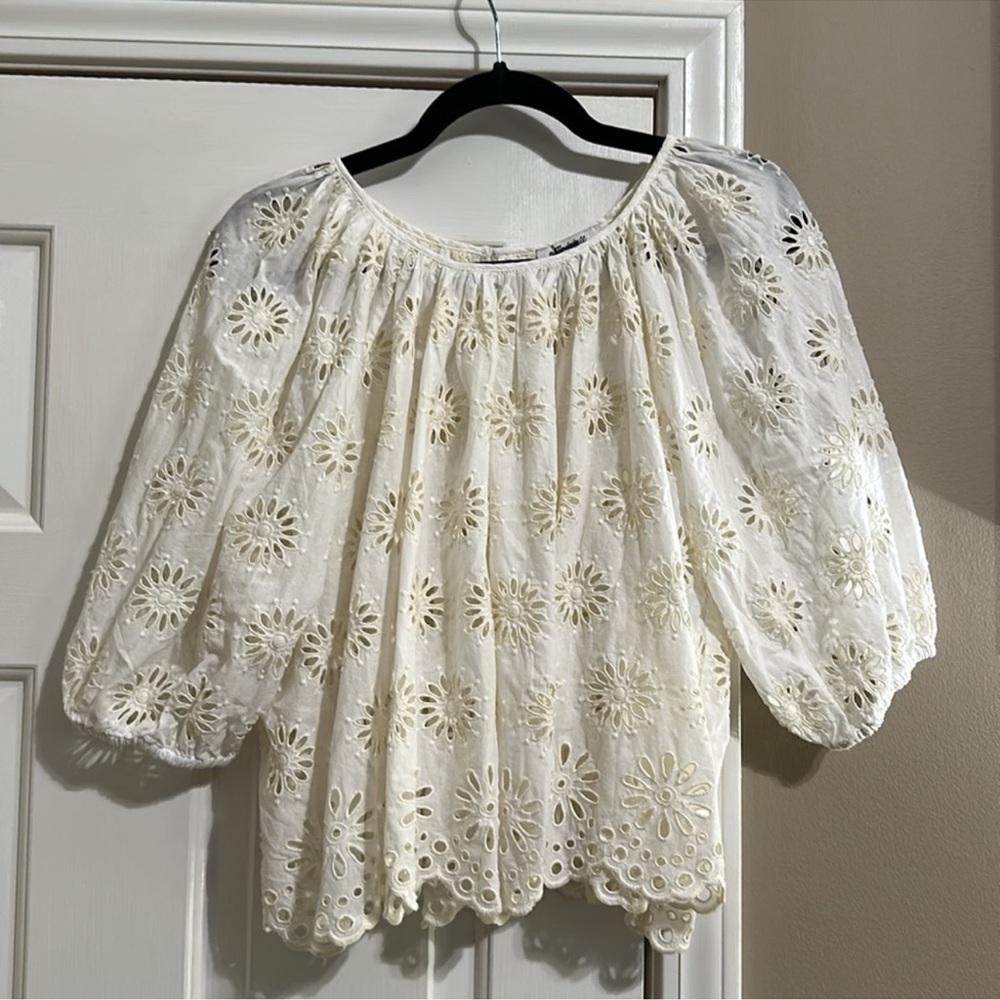 Madewell Embroidered Shirred Puff-Sleeve Top in Floral Eyelet - Picture 6 of 8